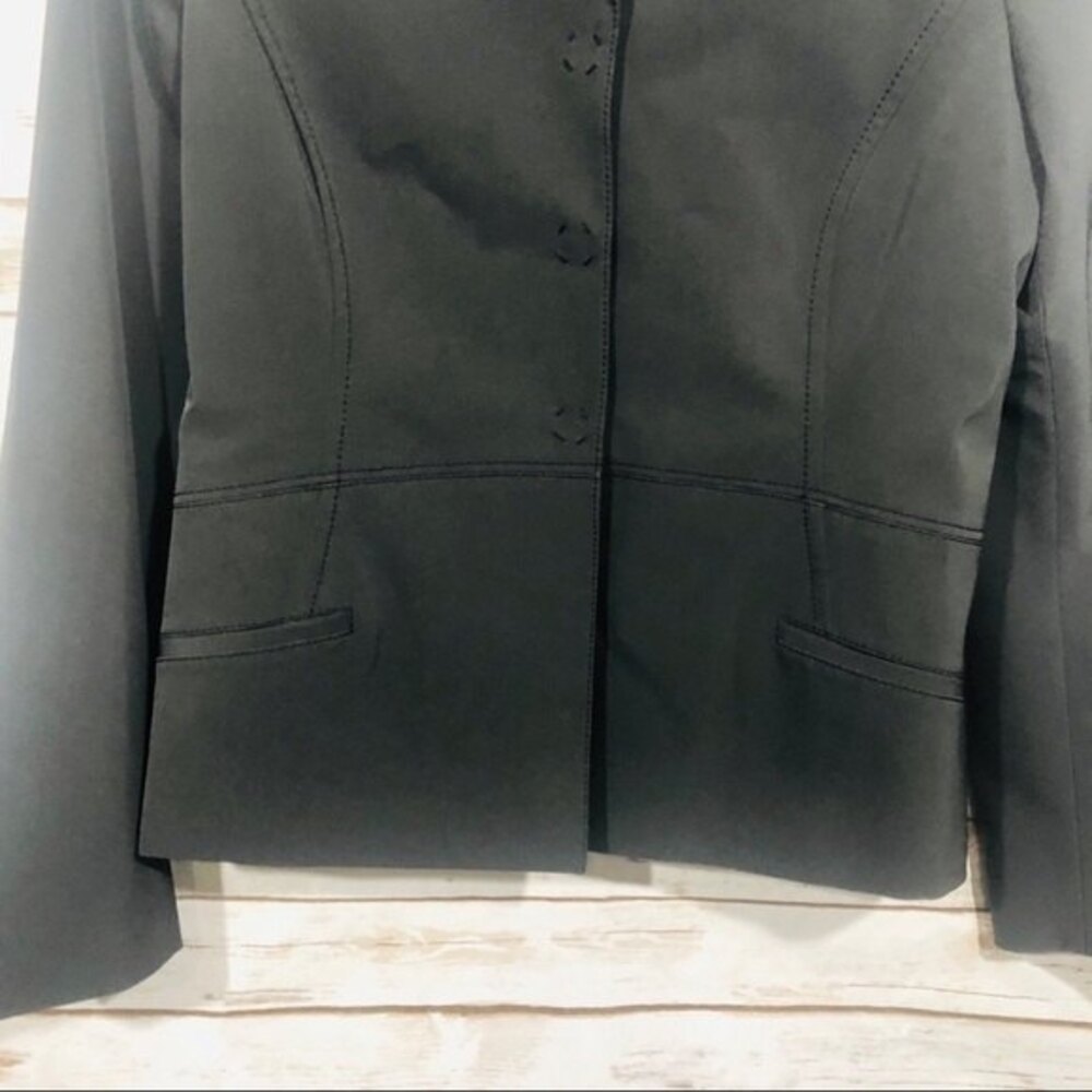 Prada Tailored Jacket Feature A 3-Button Front Cl… - image 4